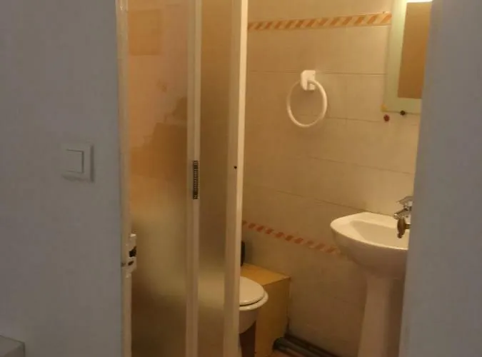 Cemaste بيت ضيافة *